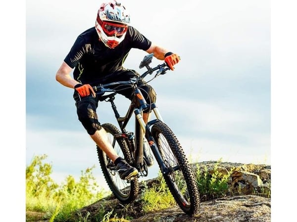Wozinsky metall mobilholder til sykkel og scootere - svart (WBHBK3)