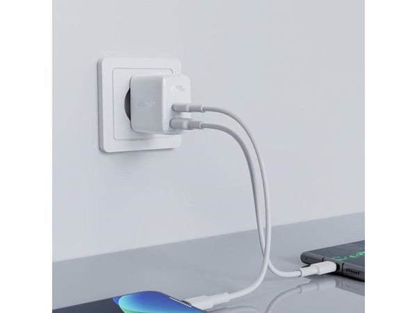 Acefast vegglader USB Type C / USB 32W, PPS, PD, QC 3.0, AFC, FCP hvit (A5 white)