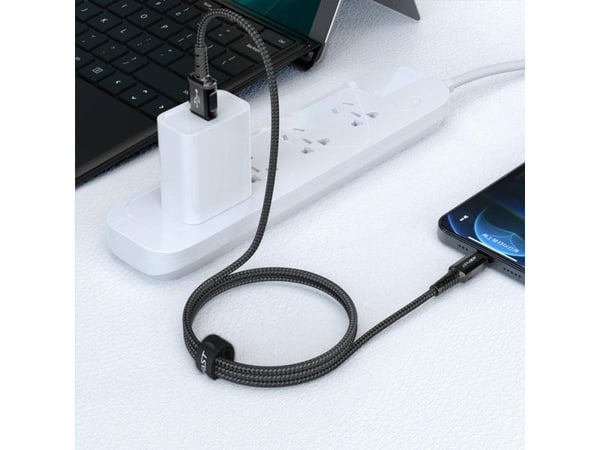 Acefast MFI USB - Lightning kaapeli 1.2m, 2.4A musta (C1-02 musta)