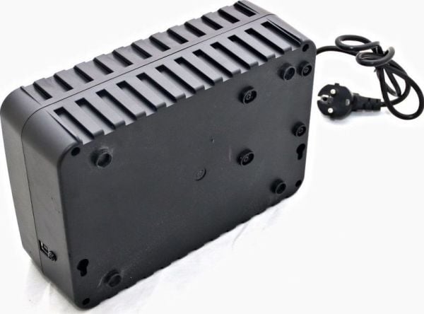 EUROCASE UPS EA200PRO + 600VA ren sinusbølge (3 uttak)