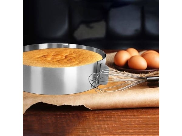 La Cucina justerbar rund formring i stål, utvändig diameter 16–30 cm