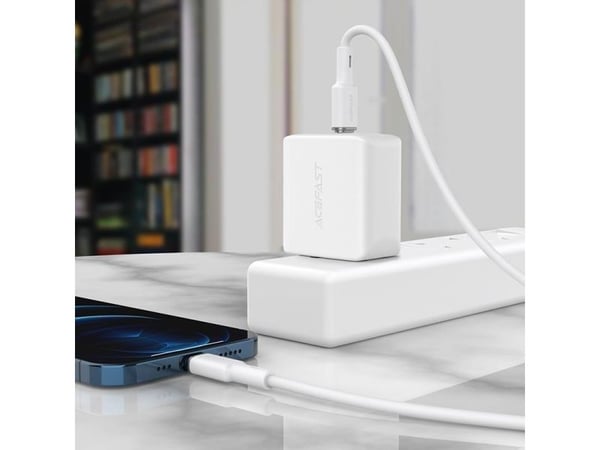 Acefast MFI USB Type C til Lightning-kabel 1,2 m, 30 W, 3 A - svart (C2-01 black)
