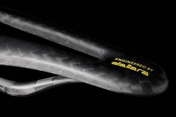 Selle Italia SLR Boost Tekno Superflow L3 sete, carbon rails, 96 g, svart (NY)