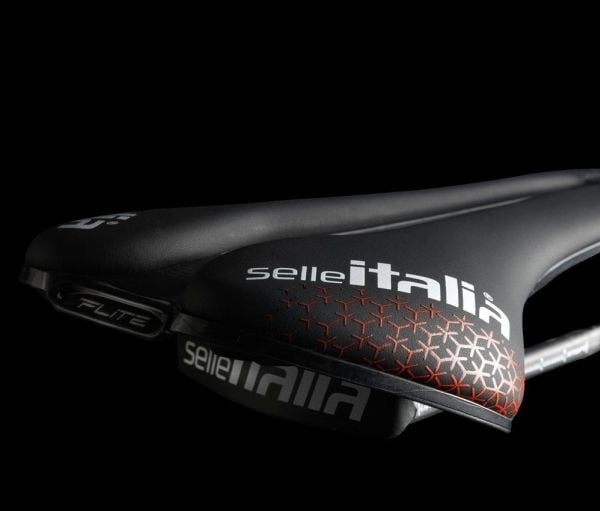 Selle Italia sete SELLE ITALIA FLITE Boost PRO TEAM Kit Carbonio Superflow L3, Carbon Rail ?7x9 mm + 10mm, Fibra-Tek, 170g, svart (NEW)
