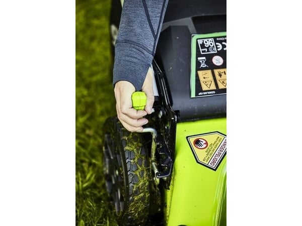 Greenworks GD60LM51SPK4 batteridriven gräsklippare 60V 51 cm 4Ah med drivning