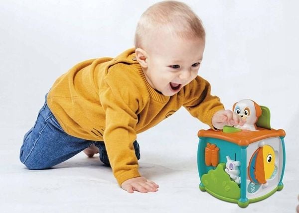 Clementoni baby Interaktiv kube for en baby 17670