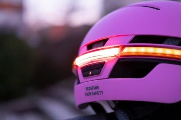 Livall BH51M Neo Smart Bluetooth Urban kypärä LED/SOS vaaleanpunainen M