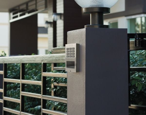 DoorBird IP tilgangskontrollsystem A1121, utvendig montering, børstet V4A