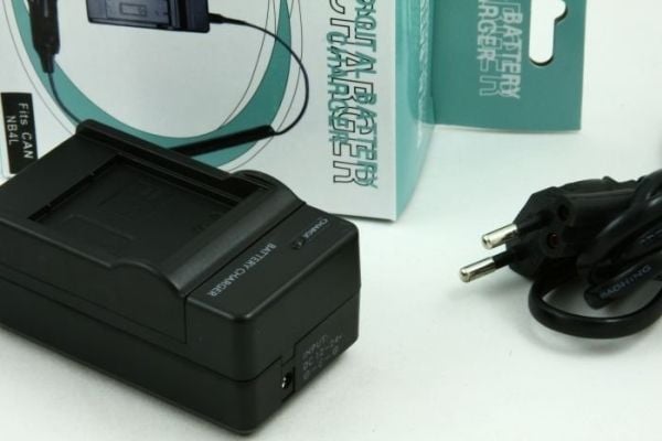 Massa Kameralader Batterilader For Olympus Li-60b / Nikon En-el11 / Pentax D-li78