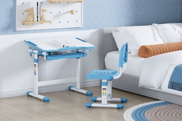 Mozos skrivbord/barnstol med justering (DC-SET-BLUE)