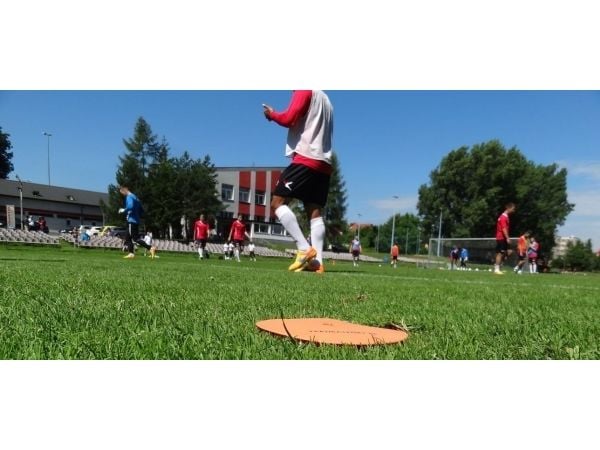 YakimaSport feltmarkører flate (markeringsmatter) - sett med 12 stk gul-oransje