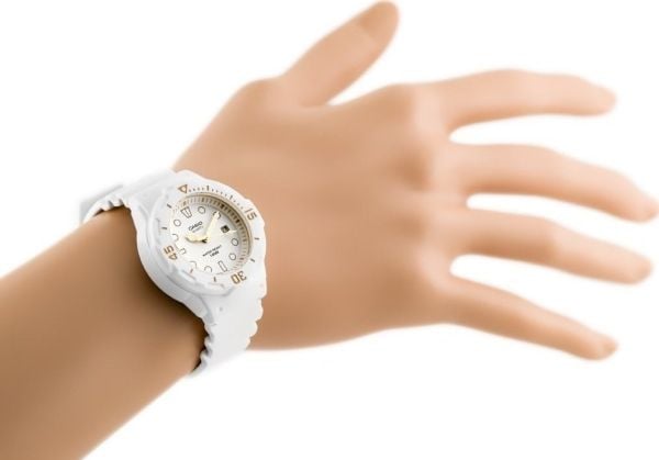 Casio dameklokke LRW-200H 7E2 (zd557i)