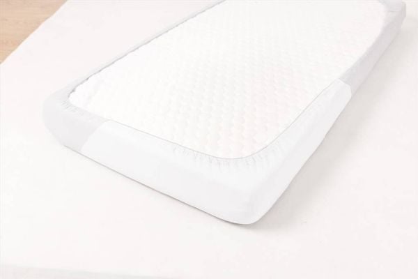 Multitex beskyttelsesark med strikk 90 x 200 cm TENCEL 01