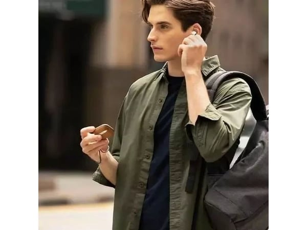 Uniq Terra-fodral för Apple AirPods Pro 2 äkta läder svart/dallas black