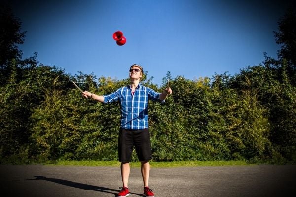 SCHILDKROT Jongleringsdiabolo Röd