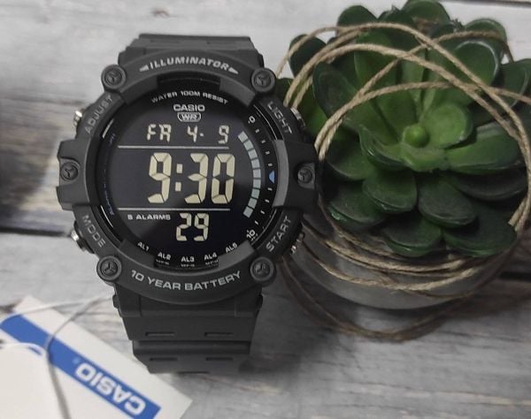 Casio AE-1500WH-8BVEF klokke (ungdom)