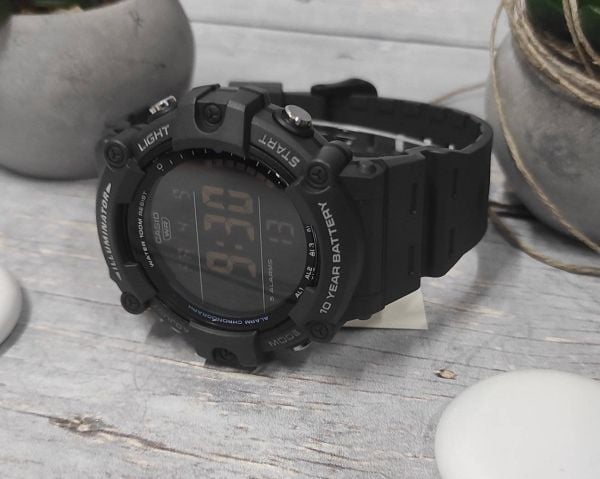Casio AE-1500WH-8BVEF klokke (ungdom)
