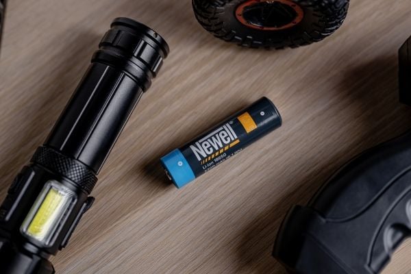 Newell 18650-batteri 2200 mAh 1 stk