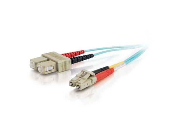 C2G LC-SC 10Gb 50/125 OM3 Duplex Multimode PVC Fiber Optic Cable (LSZH) - Nettverkskabel - SC flermodus (hann) til LC multimodus (hann) - 2 m - 2 m...
