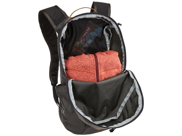 Thule Stir - Reppu - 18 litraa - 70D nylon, 210D Robic - obsidianvärinen väri