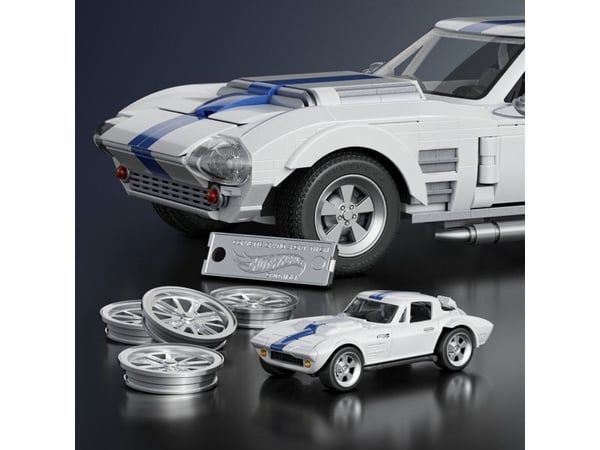 Hot Wheels Brick Shop Elite Series Corvette Sport