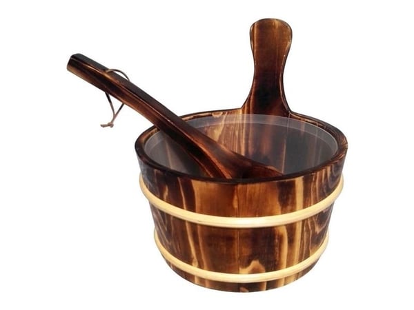 Flammifera badstuebøtte med øse (4 L) Flammifera badstuebøtte med øse (4 L)