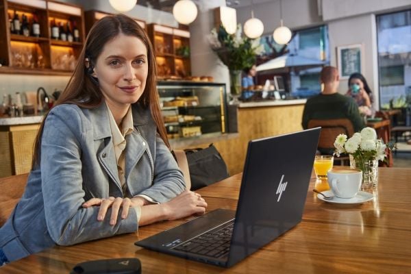 HP Poly Voyager Legend 30-hodesett, Trådløs, Samtaler/musikk, 20,5 g, Hodesett, Svart