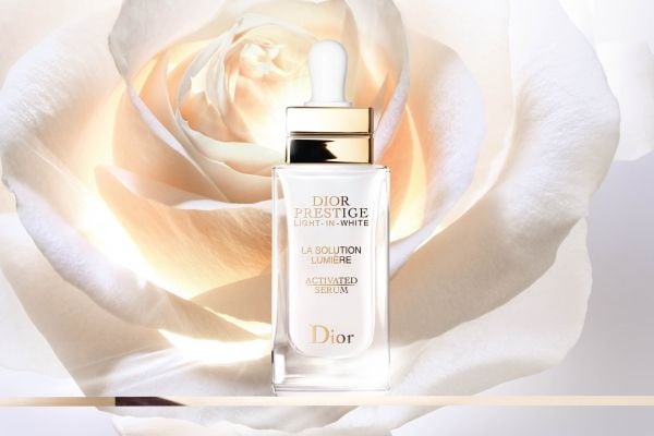 Dior Prestige Light-In-White Solution -valaiseva kasvoseerumi 30ml