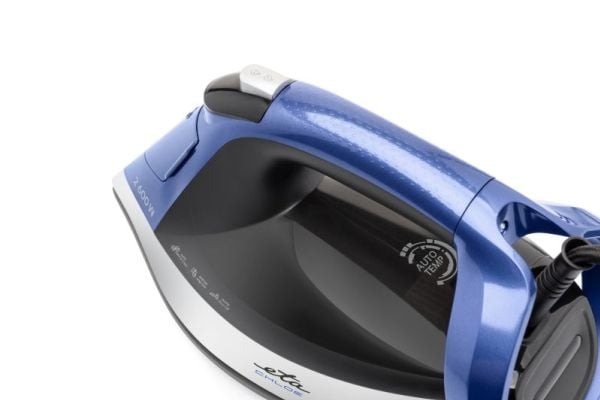 ETA Chloe 2276 90000 - Dampstrykejern med automatisk slukking - såleplate: keramisk - 2600 W - blå/sølv