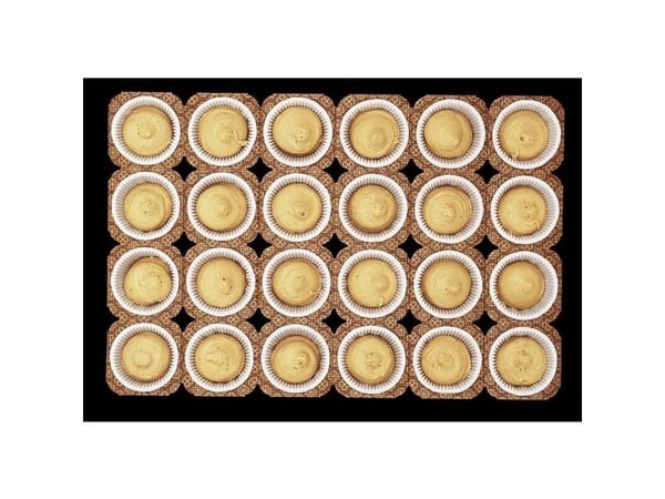 Muffin form, Rektangulær, 50 x 50 x 36 mm, Pergamentpapir, hvid pakke a 24 stk, On cardboard NTS.2 F
