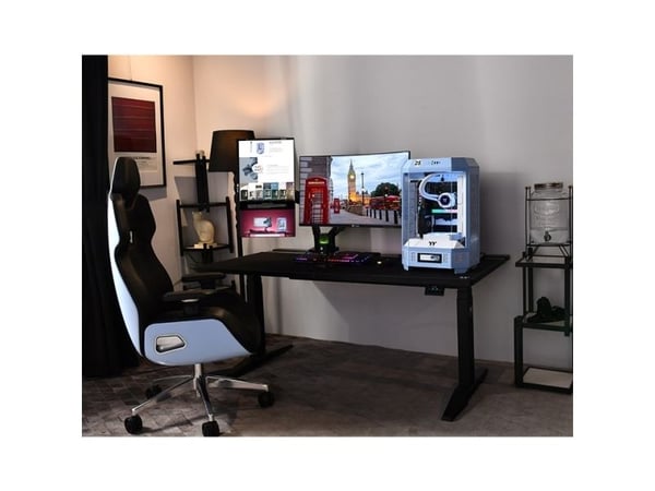 Thermaltake G700, Rett, Rektangulær form, Sponplate, 6,5 cm, Rød/grønn/blå, 130 kg