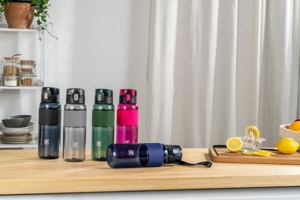 ZWILLING Bottle Flaska 680 ml Svart Tritan