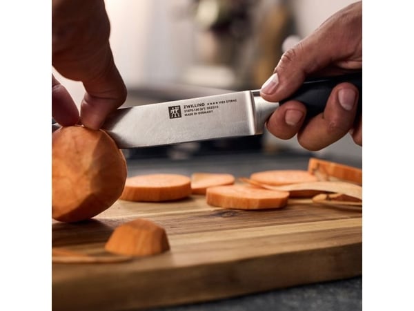 ZWILLING Four Star - Leikkuuveitsi - 20 cm - musta kahva