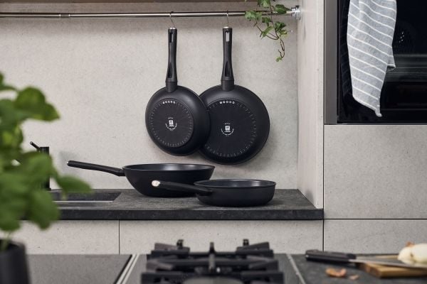ZWILLING Madura Plus Ceramic Stegepande, 24 cm, Aluminium, Titanium forstærket keramisk non-stick-belægning