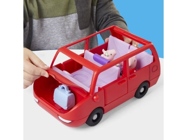 Peppa Pig Big Family Car lekesett