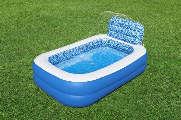 "Bestway Waterfall Oasis pool med vattenspridare