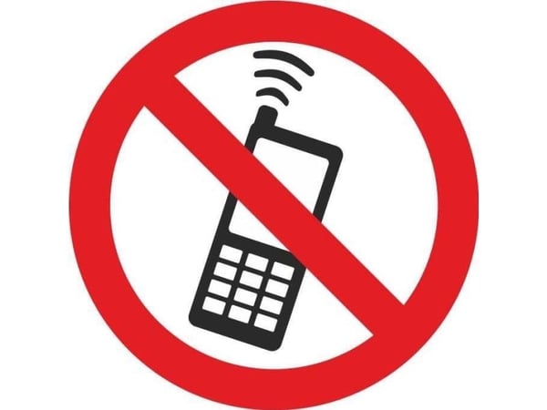 Skilt “Prohibit talk on the phone” 130x130 mm