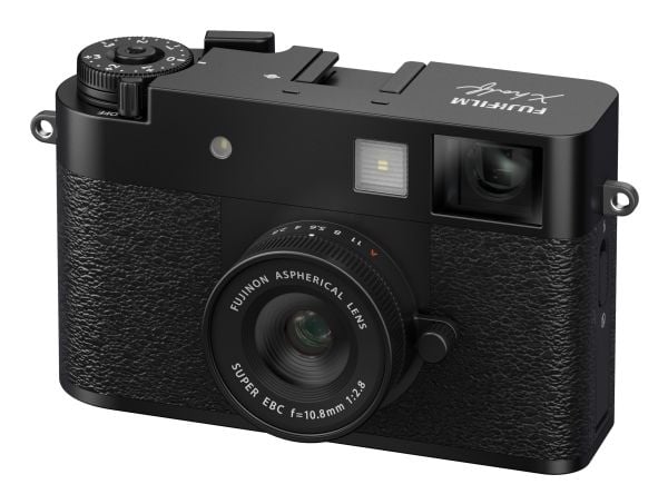 Fujifilm X-HF1 Musta WW1 CD /2025.06.12/