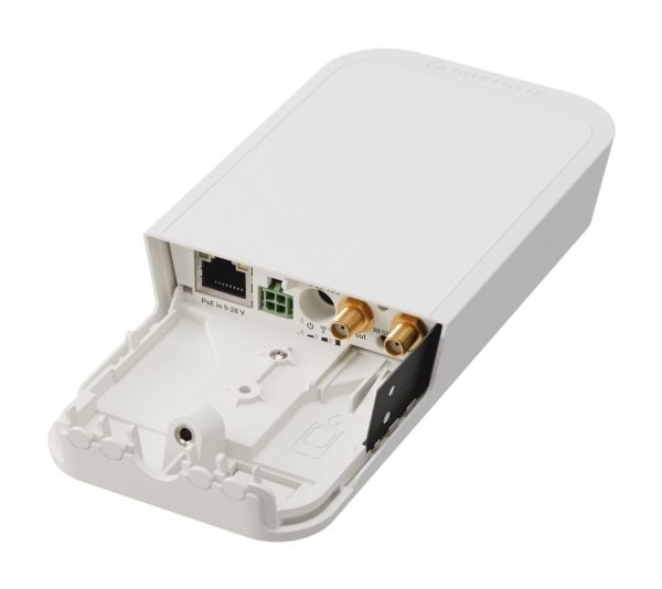 Mikrotik wAP LR8G-sarja, valkoinen, IP54, 2 dBi, 200000 h, QCA9531, 600 MHz