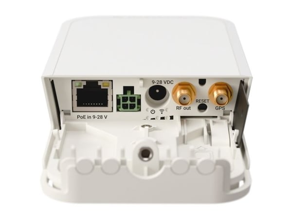 Mikrotik wAP LR8G-sarja, valkoinen, IP54, 2 dBi, 200000 h, QCA9531, 600 MHz