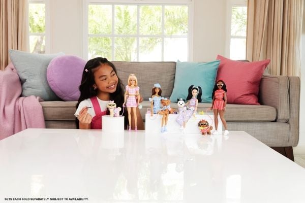 Barbie Twinning Looks Blonde Bows