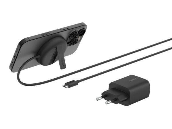 Belkin BoostCharge Pro - Trådløs ladepute - magnetisk + AC-strømadapter - 15 watt - Fast Charge - svart