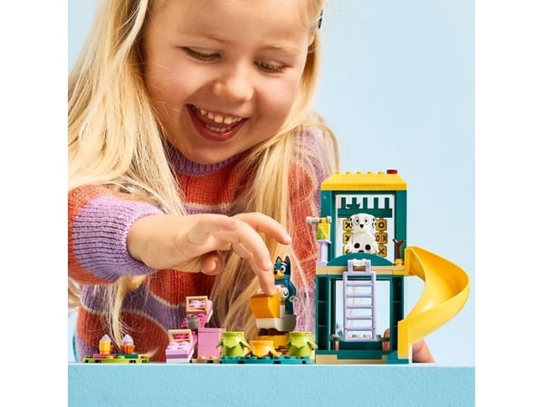 LEGO Bluey 11201 Moro på lekeplassen med Bluey og Chloe