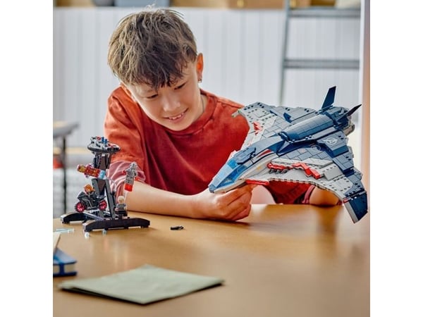 LEGO Super Heroes 76325 Avengers: Age of Ultron – Quinjet