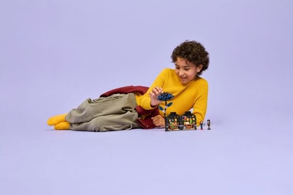 LEGO Wednesday 76784 Svart georgine