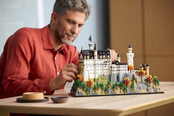LEGO® Architecture 21063 Neuschwanstein Castle