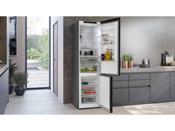 Siemens iQ300 KG39N2XAG, 363 l, ST-T, 29 dB, A, Fresh zone compartment, Børstet stål