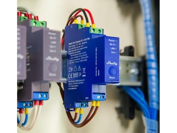 Shelly Pro Dimmer 0/1-10V PM lyskontroller