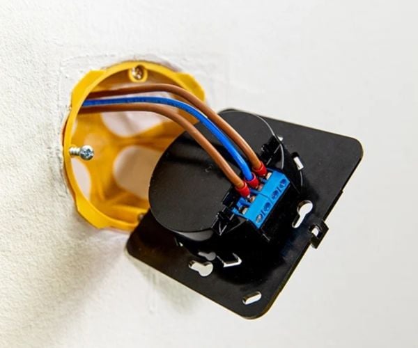 Shelly Wall Display Black + BLU H&T Black