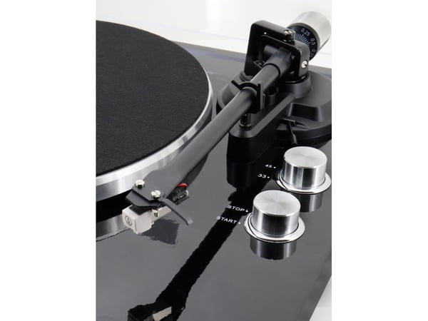 SOUNDMASTER PL790SW GRAMOFON med BT og INBUILT PHONO/LINE OUT CONTROLLER